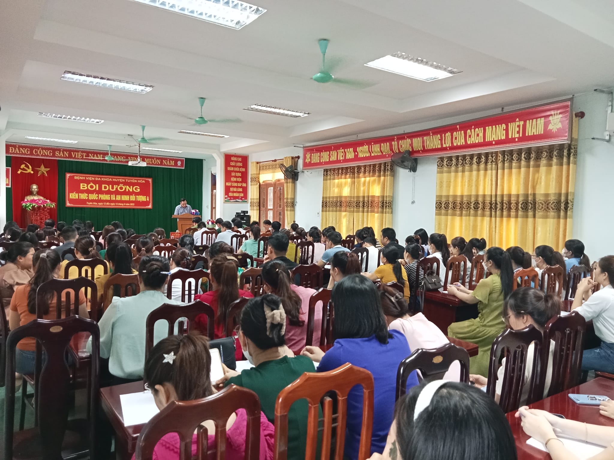BỆNH VIỆN ĐA KHOA TUYÊN HOÁ KHAI MẠC LỚP BỒI DƯỠNG KIẾN THỨC QPAN CHO ĐỐI TƯỢNG 4 NĂM 2023