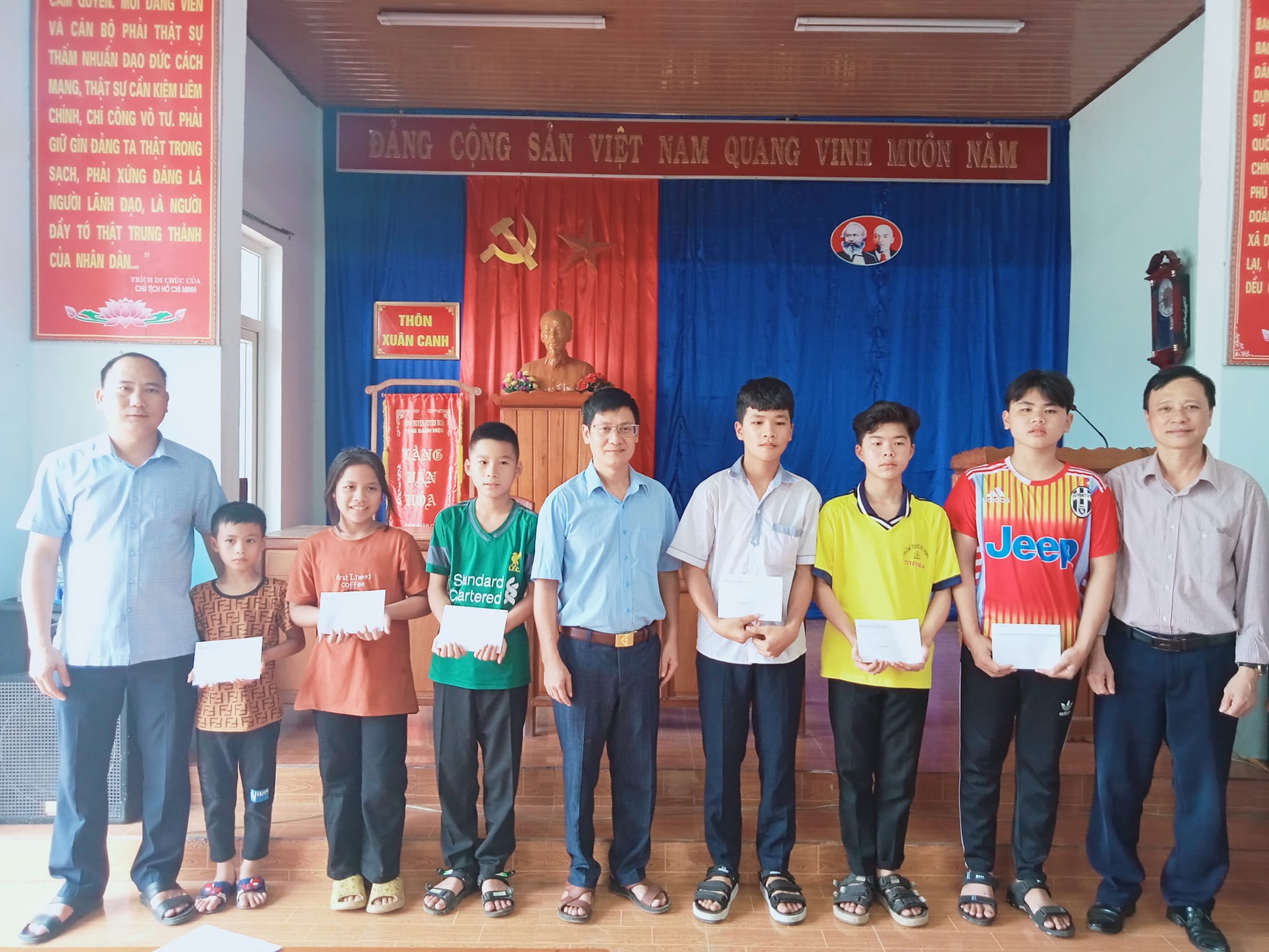 BỆNH VIỆN ĐA KHOA TUYÊN HÓA GIÚP ĐỠ THÔN, BẢN KHÓ KHĂN